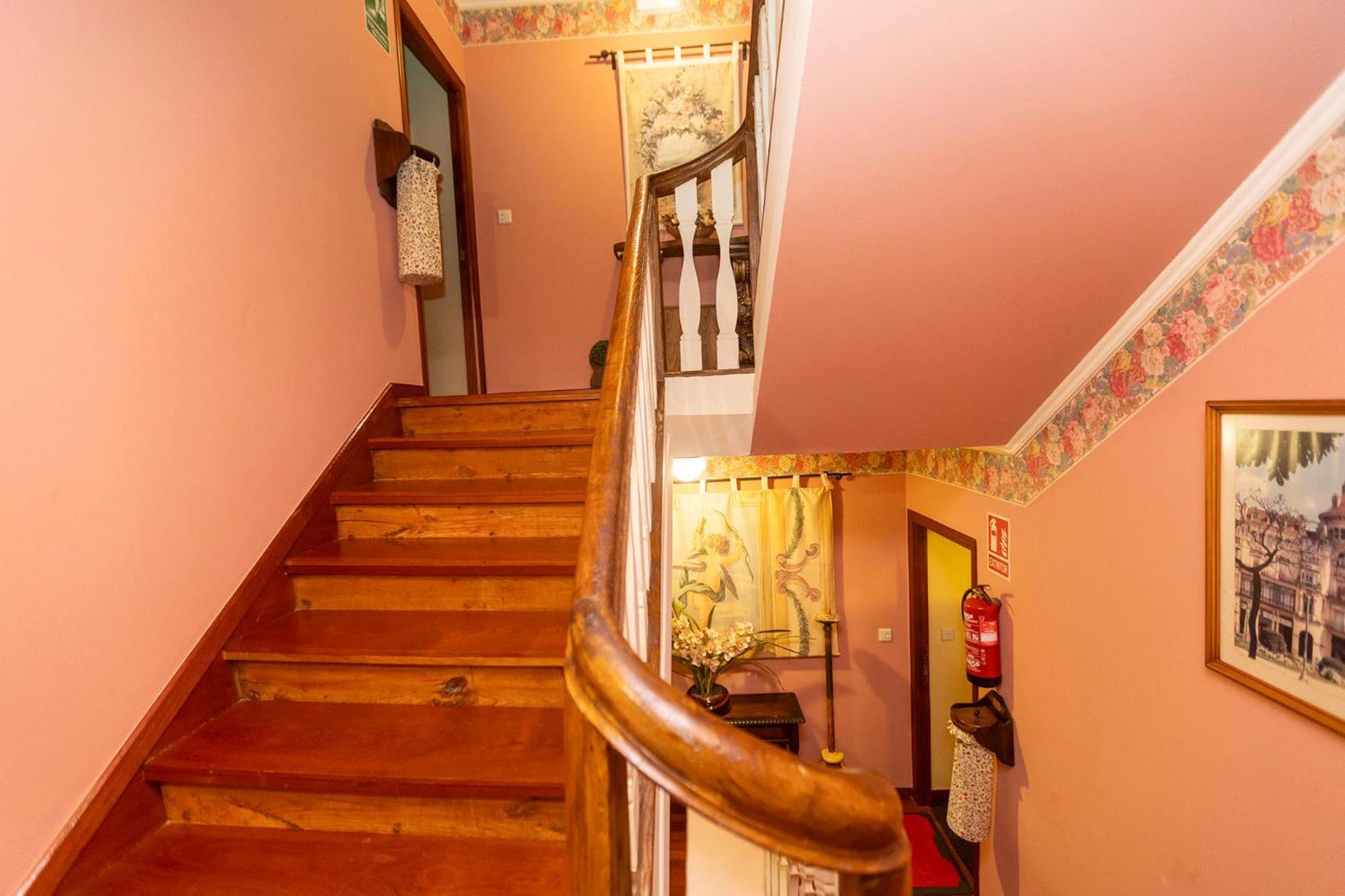 Escuder Apartamentos Turisticos Ribadeo Exteriör bild