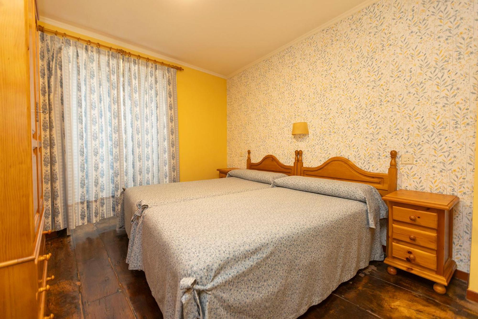 Escuder Apartamentos Turisticos Ribadeo Exteriör bild