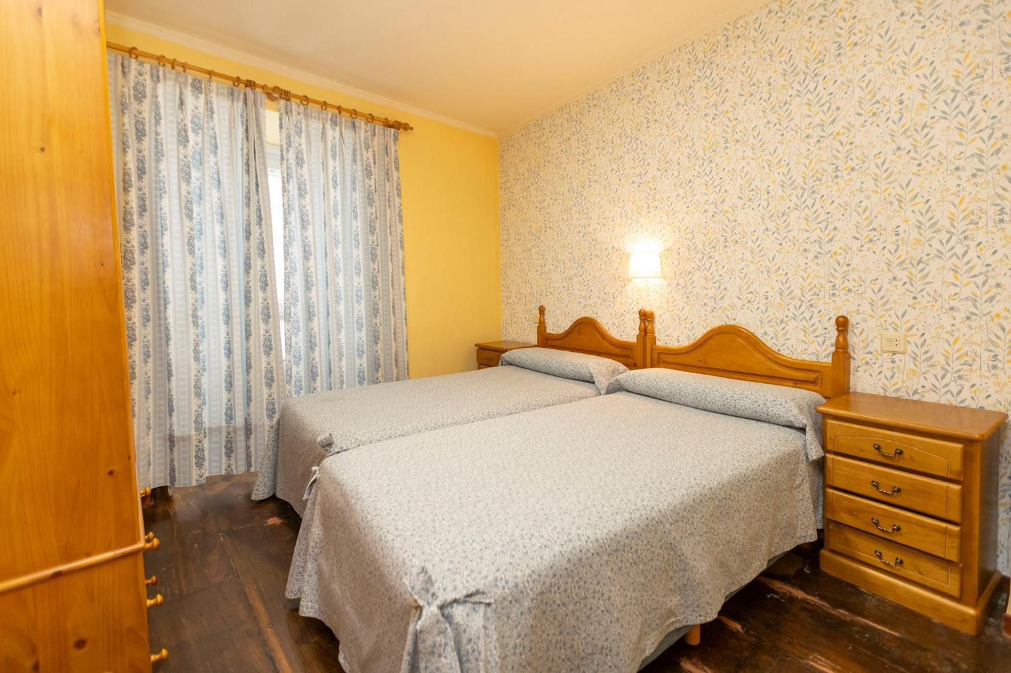 Escuder Apartamentos Turisticos Ribadeo Exteriör bild