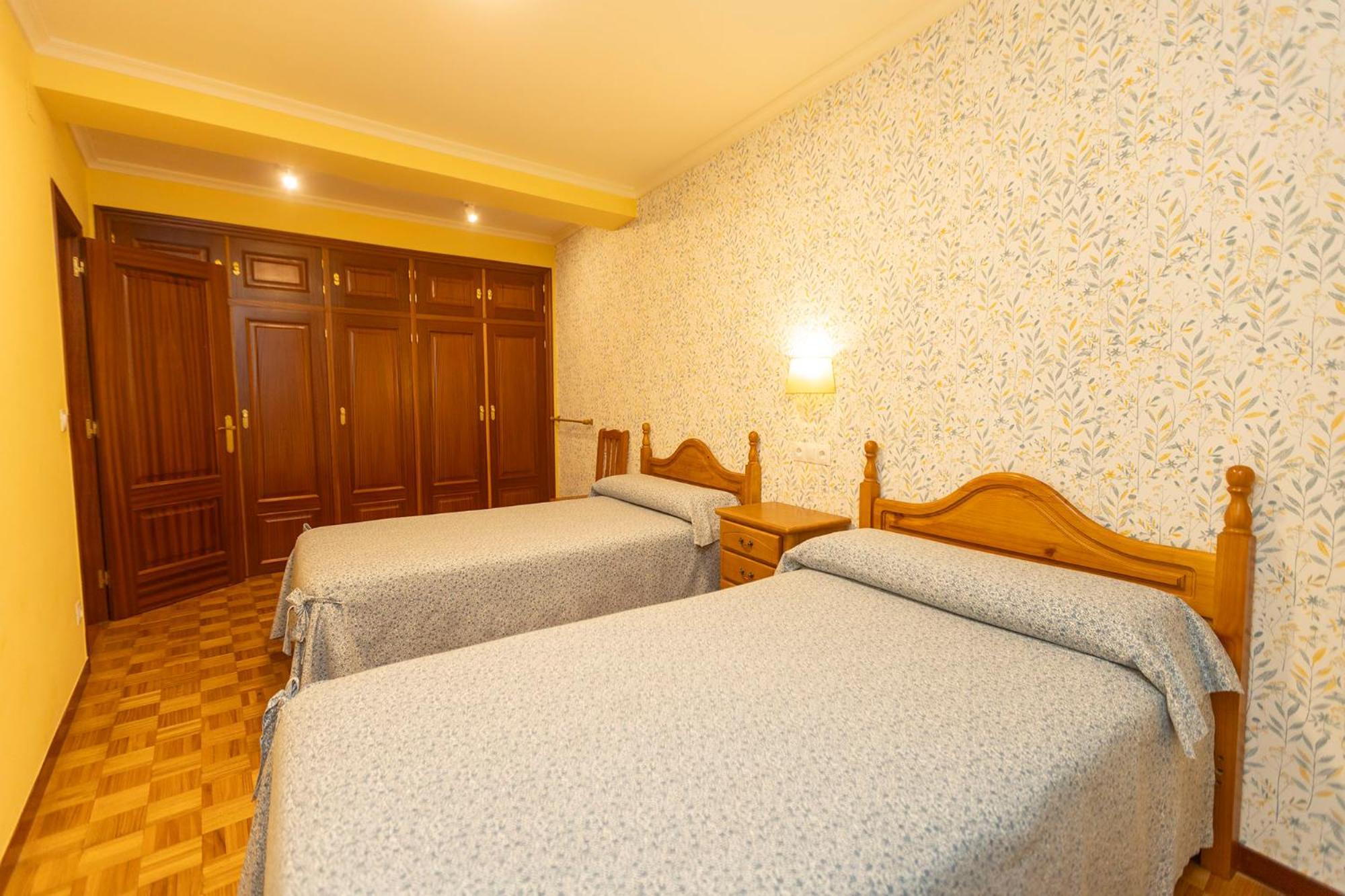 Escuder Apartamentos Turisticos Ribadeo Exteriör bild