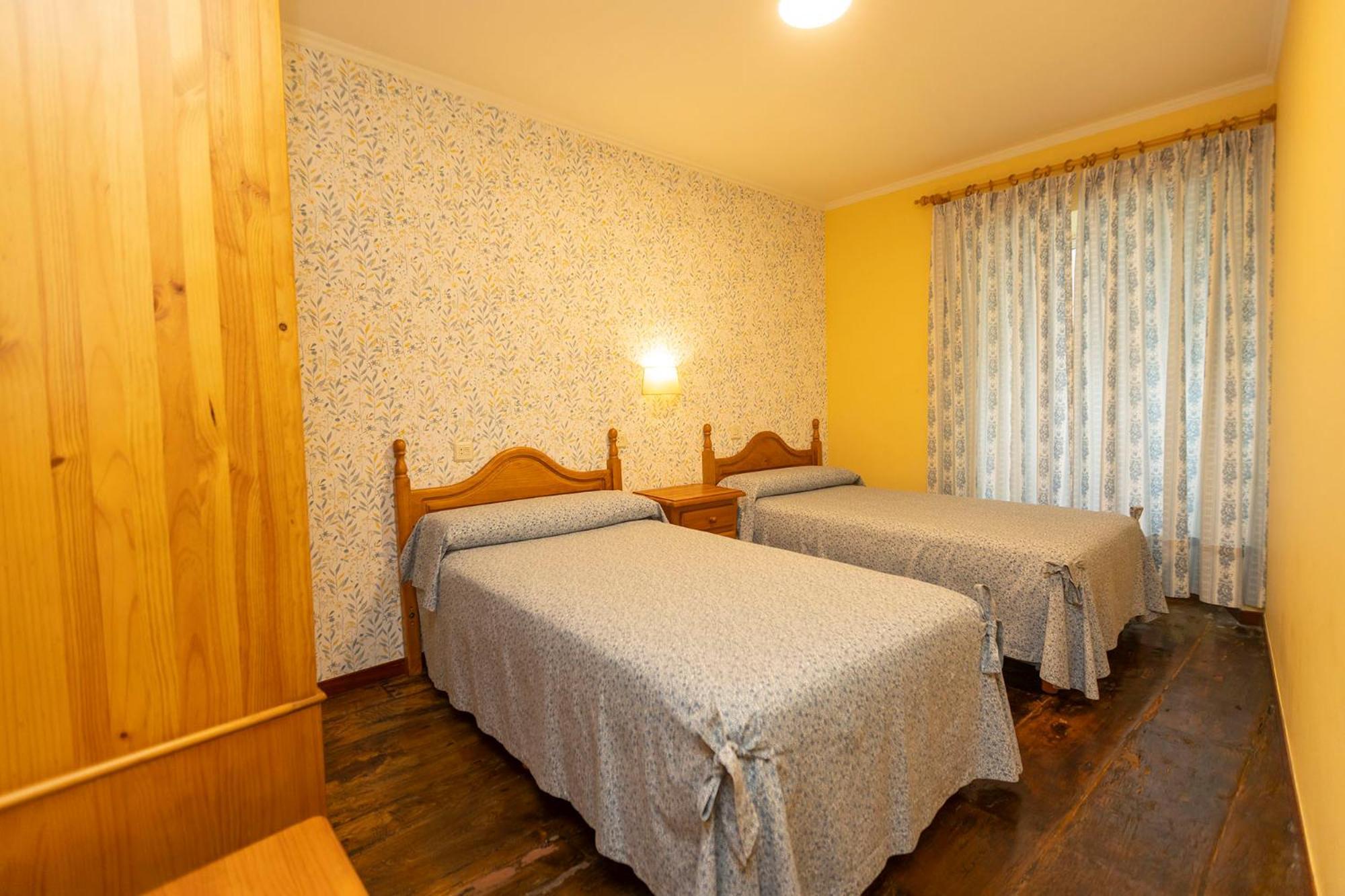 Escuder Apartamentos Turisticos Ribadeo Exteriör bild