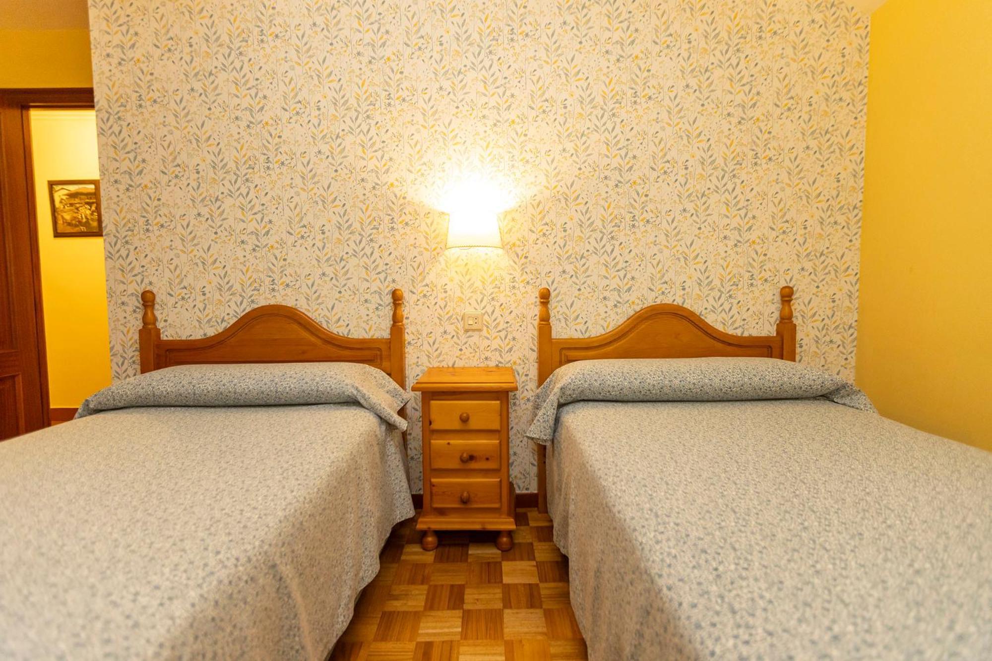 Escuder Apartamentos Turisticos Ribadeo Exteriör bild