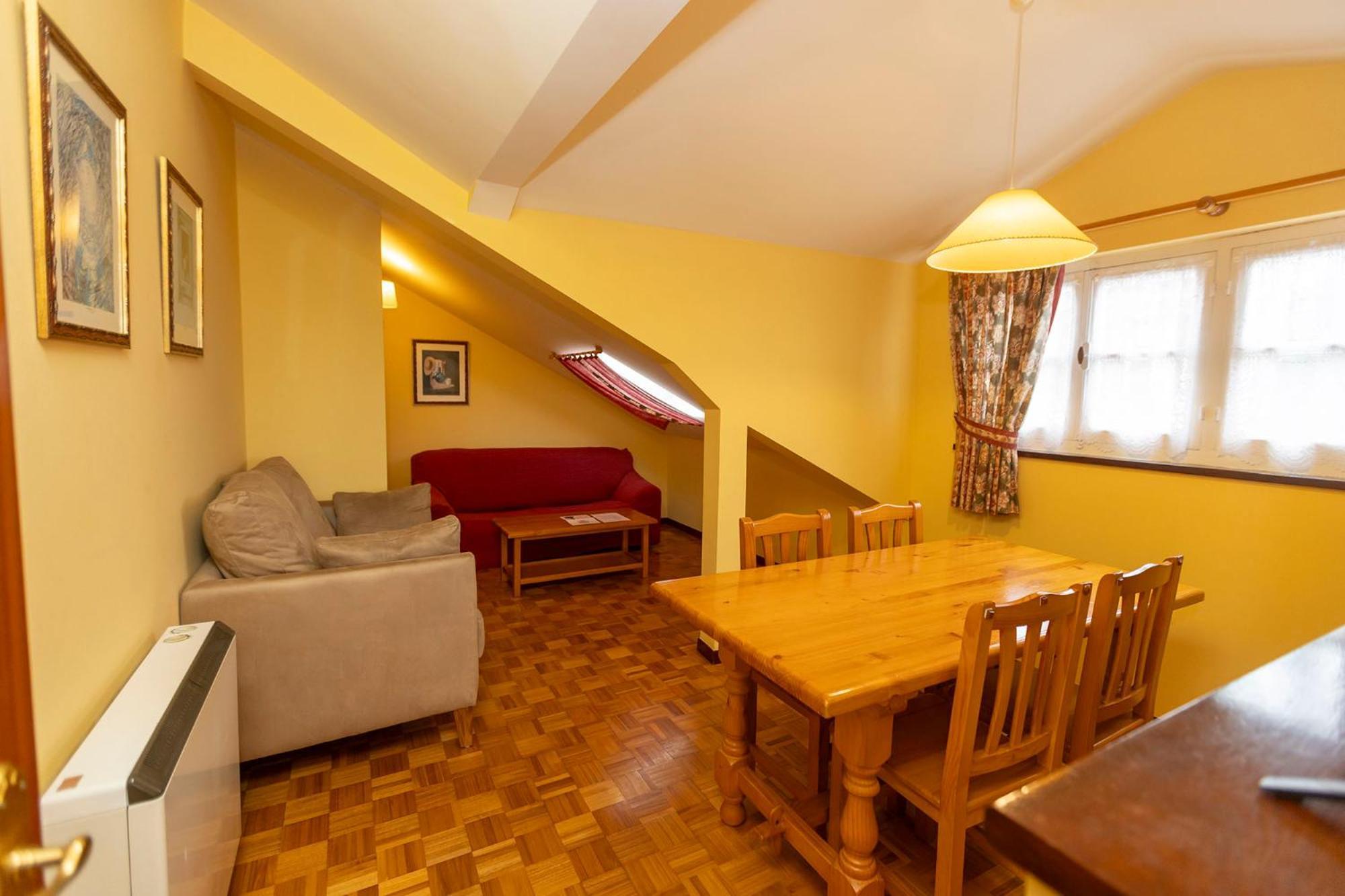 Escuder Apartamentos Turisticos Ribadeo Exteriör bild