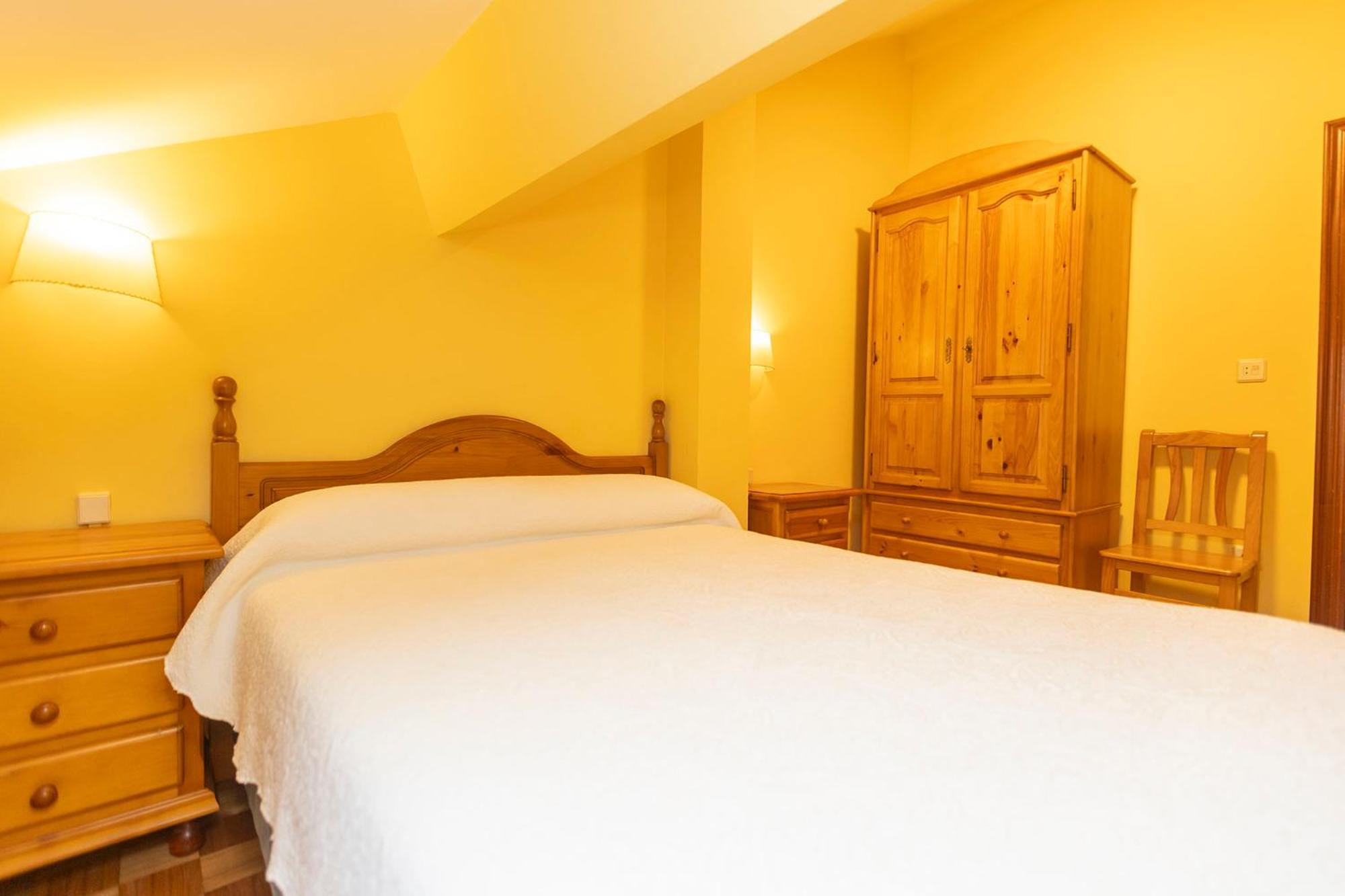 Escuder Apartamentos Turisticos Ribadeo Exteriör bild